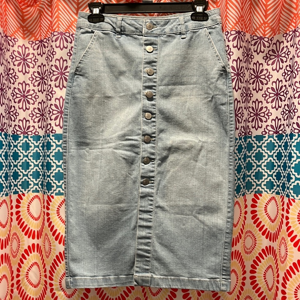 D.jeans size 4 midi jean skirt